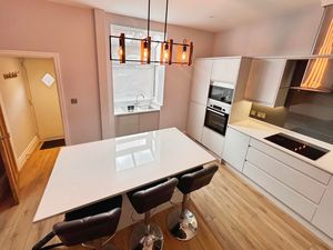 Kitchen Diner- click for photo gallery